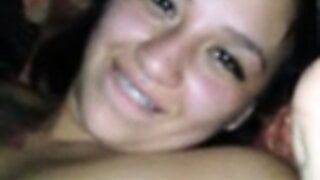Amateur cellphone threesome