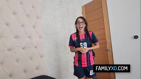 Cute latina stepdaughter wants to taste her stepdad’s cum – Madison Wilde