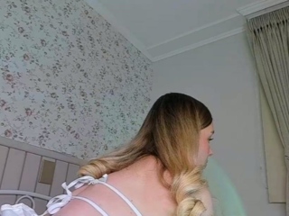 Solo Hot Girl Playing With Her Pussy she love sex